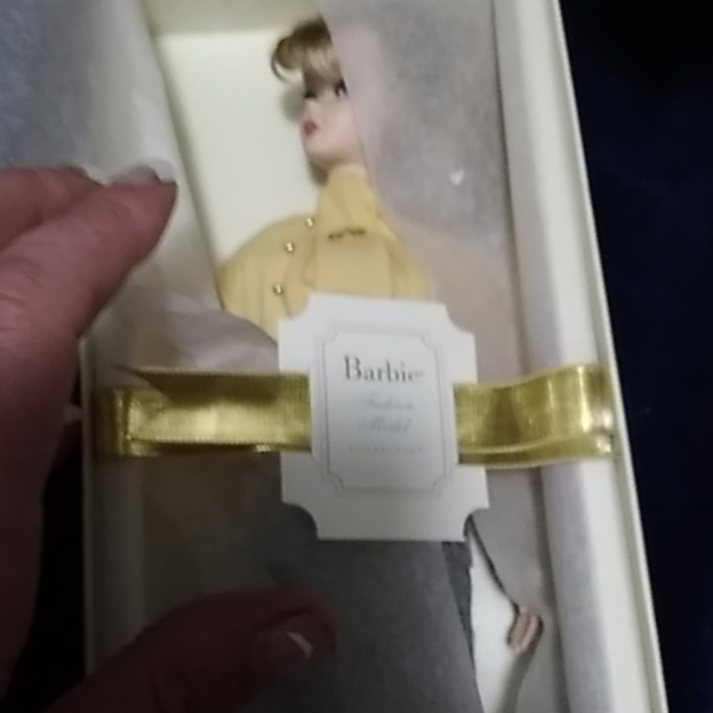 Barbie fashion model collection the secretary